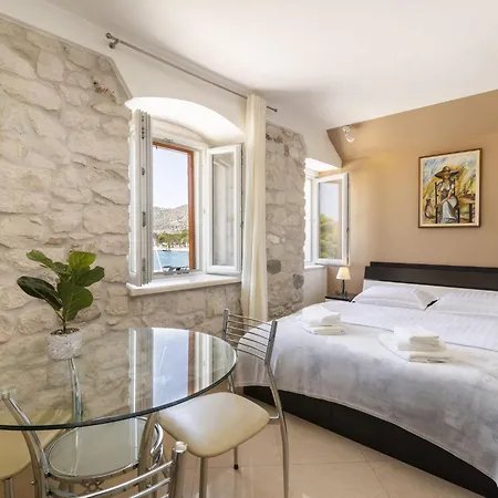 Lucica-2 By Interhome